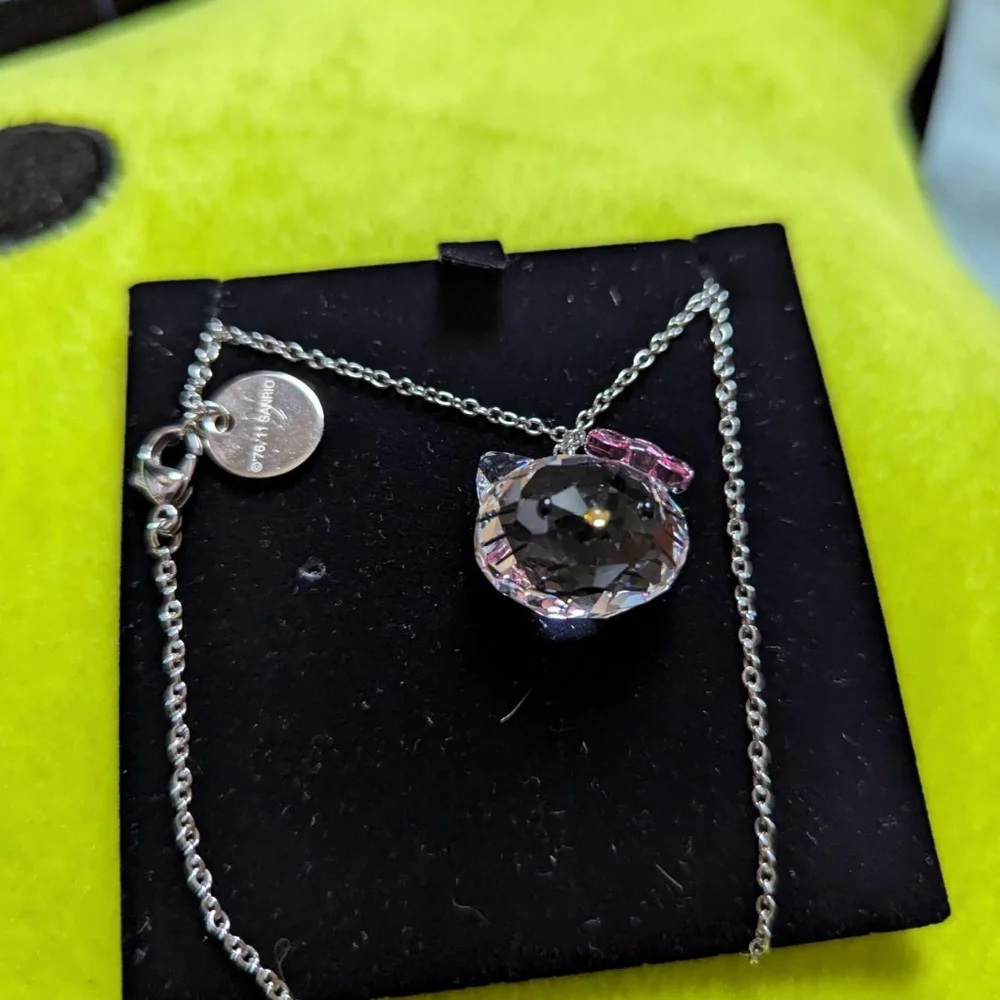 Hello Kitty X Swarovski Necklace Kitty Head Clear Pink Bow - Picture 5 of 8